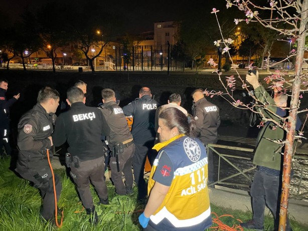 Foto - Hakkında arama kararı vardı! Ekiplerden kaçmak için dereye atladı