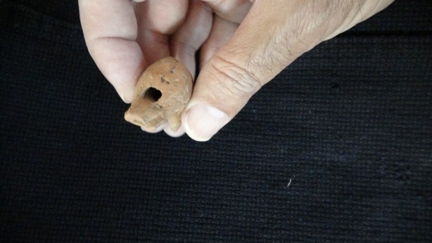 Foto - Hala işlevini görüyor! Çocuk mezarından bakın ne çıktı