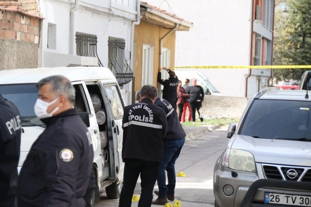 Halı satıcıları arasında silahlı kavga: 1ölü