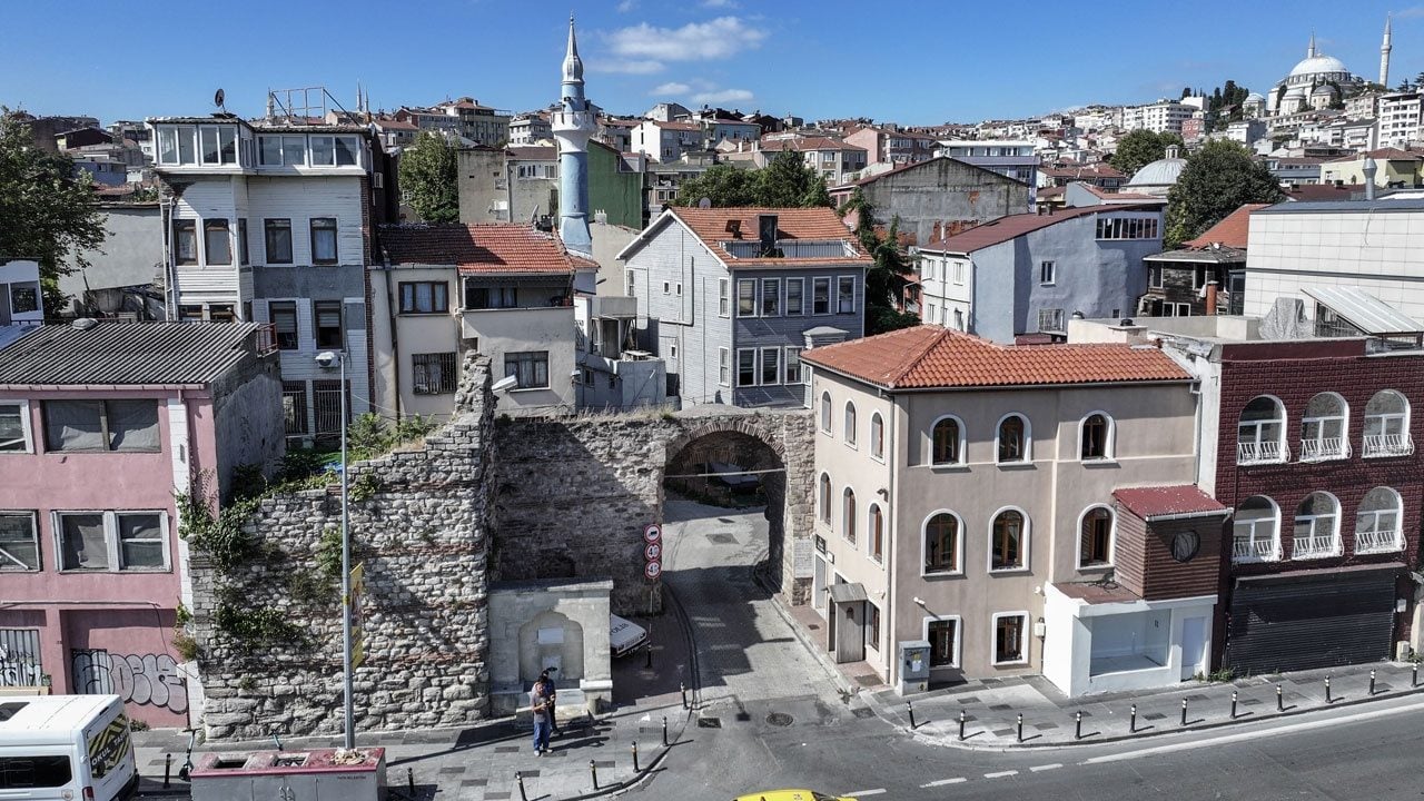 Foto - Haliç kıyılarından tarihe ışık tutuyor! Tarihin 1800 yıllık tanığı: Cibalikapı