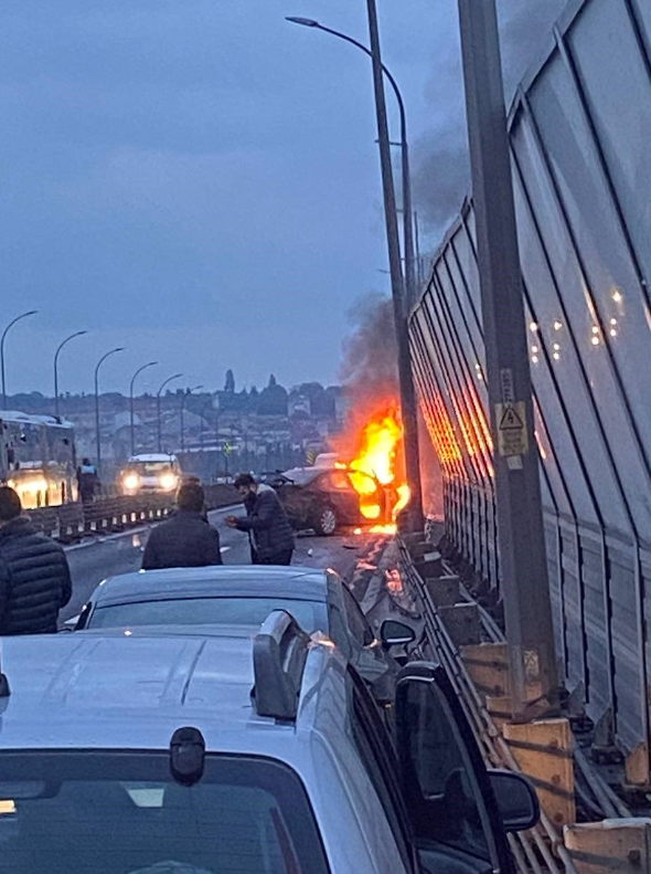 Haliç Köprüsü’nde yürekler ağza geldi