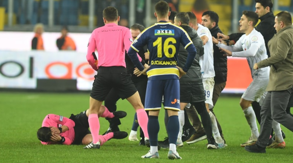 Foto - Halil Umut Meler'e saldıran Faruk Koca için canlı yayında olay çağrı: Bu insan müsveddesini tutuklayın