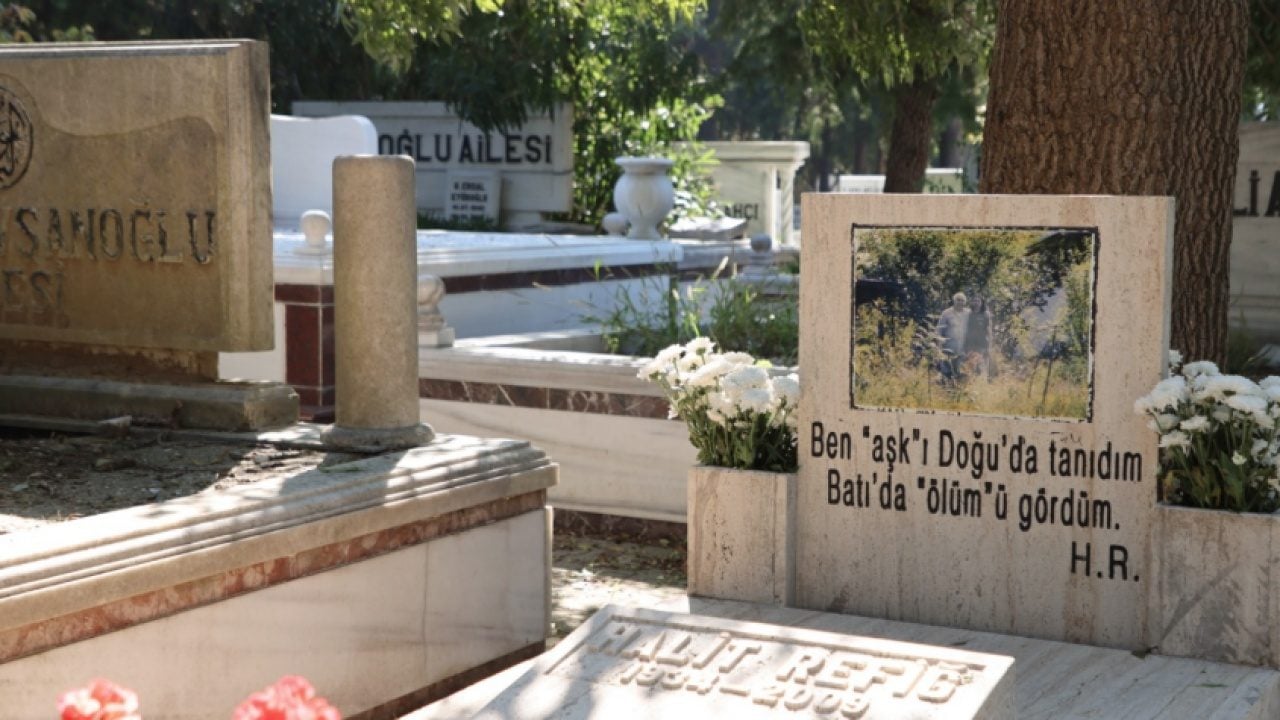 Foto - Halit Refiğ kabri başında anıldı: Esenler Belediyesi'nden vefa...