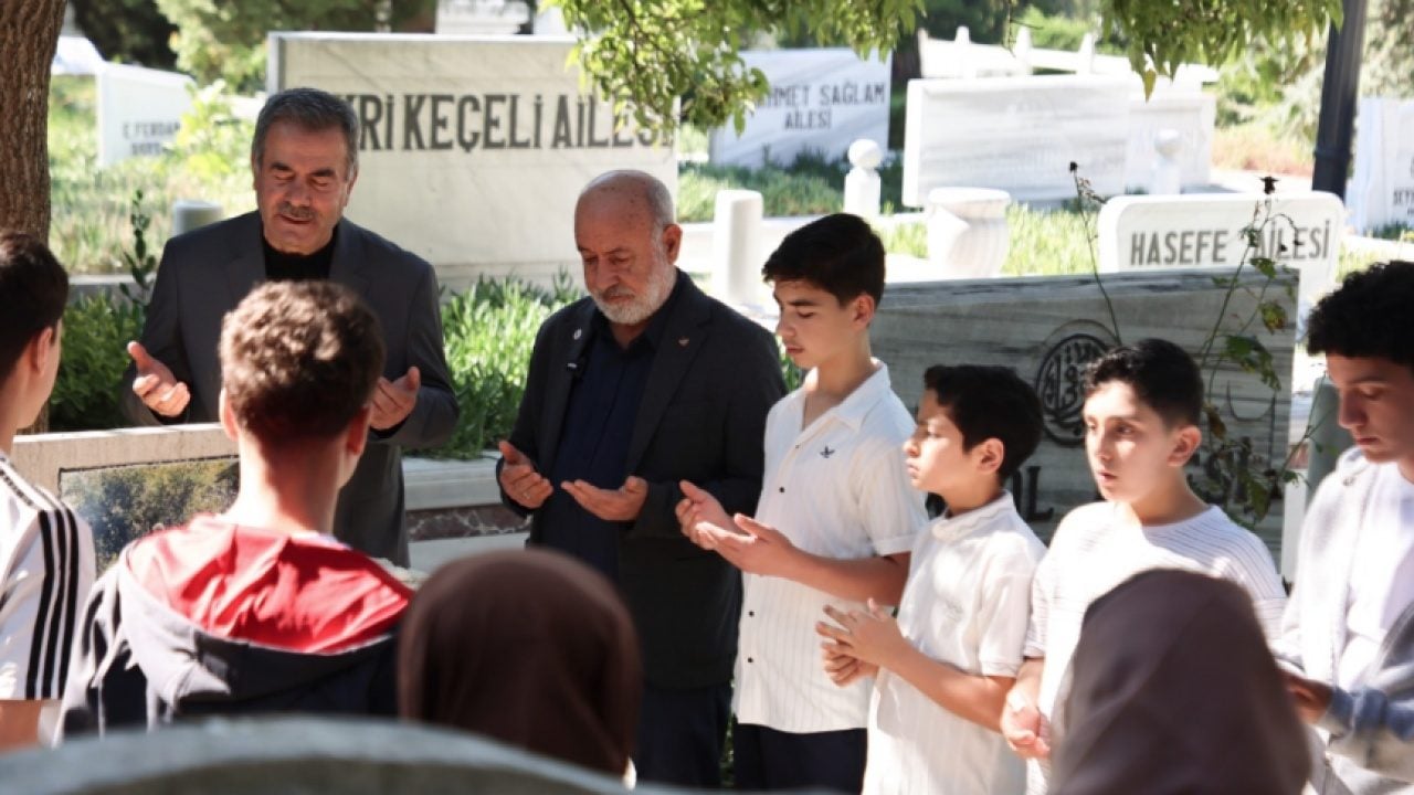 Halit Refiğ kabri başında anıldı: Esenler Belediyesi'nden vefa...