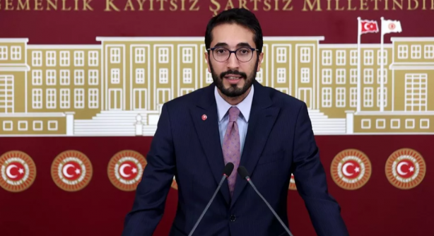 "Halk AK Parti'ye dönüyor" diyen Saadet Partisi Milletvekili Abdulkadir Karaduman cumhurbaşkanı adayını açıkladı