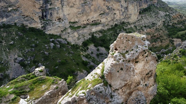 Foto - Halk hafızasında yaşatılıyor! Bu mağaraların hikayesi dilden dile dolaşıyor