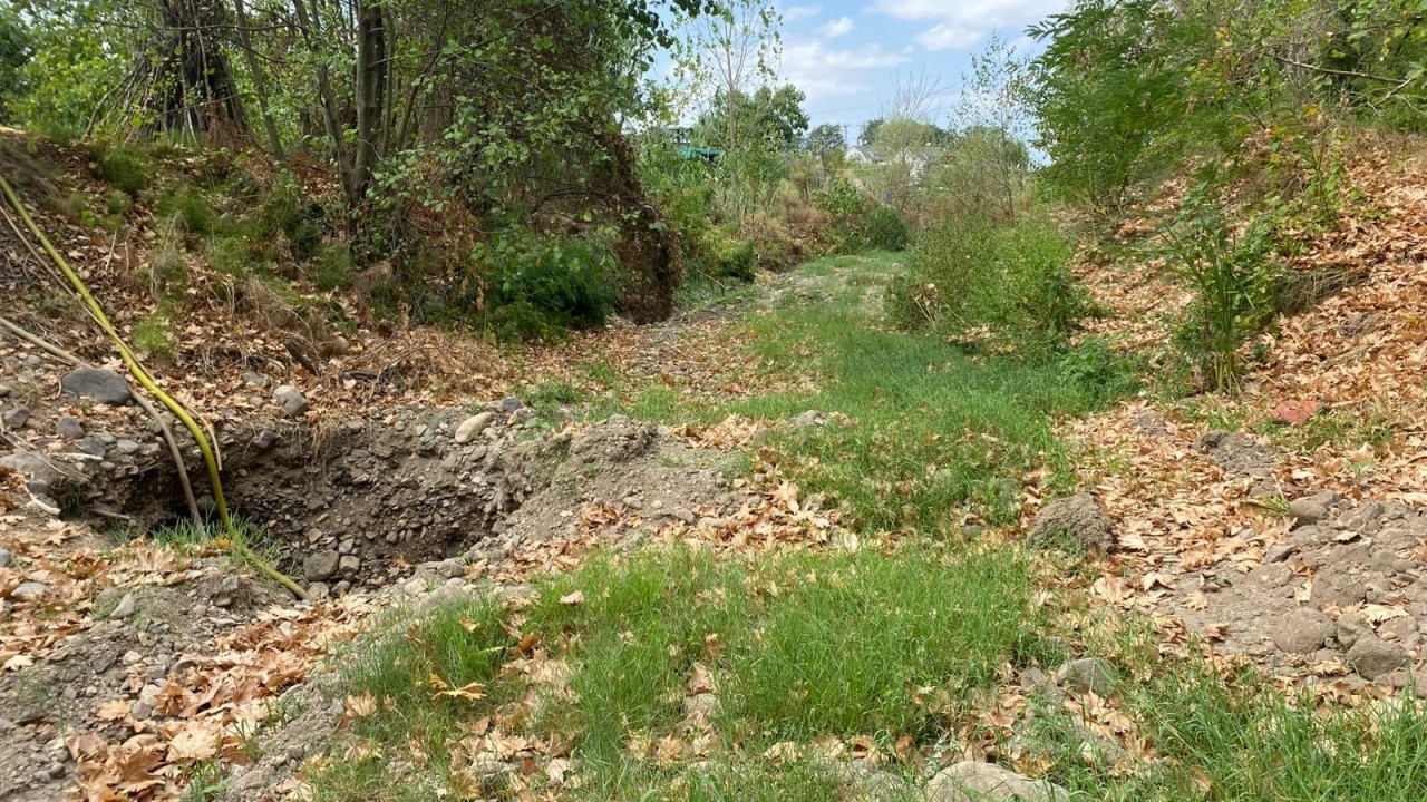 Foto - Halk 'yağmurun yağması bombayla engelleniyor' diyerek ayağa kalktı: Dua sırasında o şok ses duyuldu