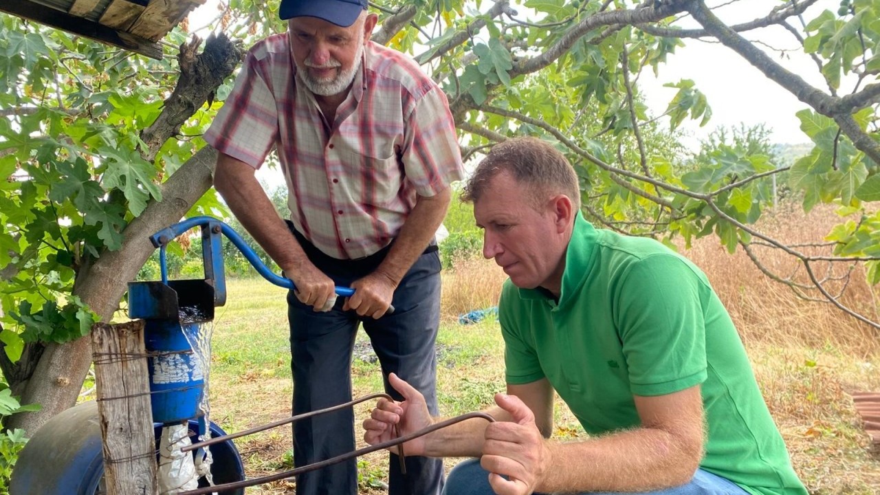Foto - Halk 'yağmurun yağması bombayla engelleniyor' diyerek ayağa kalktı: Dua sırasında o şok ses duyuldu