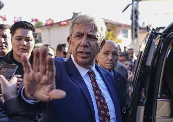 Foto - Halktan aldığını bunlara dağıtıyor! Gülşen, Hadise ve Kenan Doğulu’nun yılbaşı ücreti dudak uçuklattı!