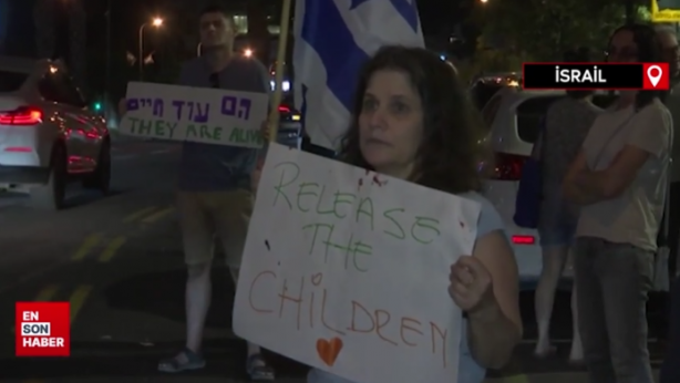 Foto - Hamas'ın esir aldığı İsrailli sivillerin aileleri Netanyahu'nun istifasını istedi