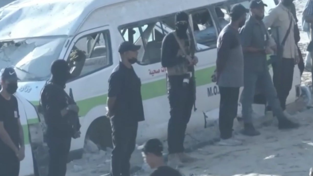 Hamas’la İsrail arasındaki esir takası başladı! İşte tüm dünyanın merak ettiği ilk görüntüler