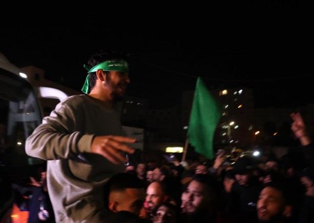 Foto - Hamas’tan flaş paylaşım! Rehine takasından çarpıcı anlar