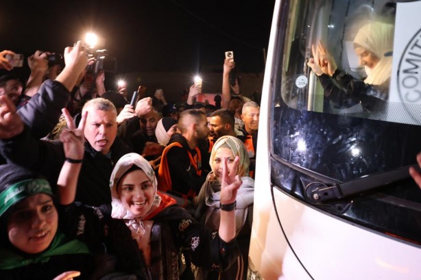 Foto - Hamas’tan flaş paylaşım! Rehine takasından çarpıcı anlar