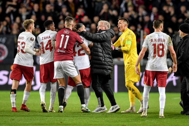 Foto - Hamburgeci'ye güle güle: Gerçek futbolcu için 8 milyon euro gözden çıkarıldı bile... Flaş gelişme...