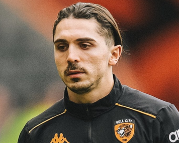 Foto - Hami Mandıralı milli futbolcuya ateş püskürdü! Tepkiler dinmiyor! Haddini bileceksin haddini…