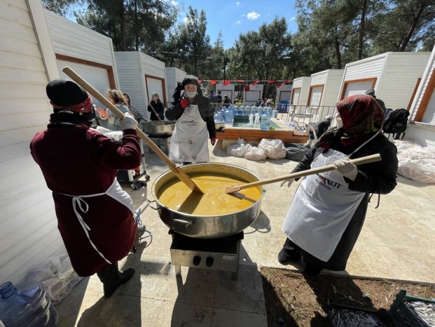 Foto - Hamsi şenliğinde 2 ton hamsi tüketildi