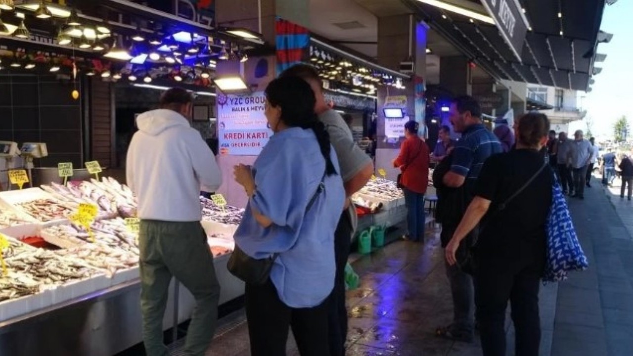 Foto - Hamsi tezgahları şenlendiriyor! Kilogram fiyatı yüzleri güldürdü