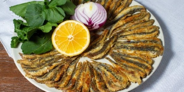 Foto - Hamsileri kılçıksız yediyseniz bin pişman olacaksınız! Uzmanlar "Sakın atmayın" dedi! O faydasını bilseniz, çiğnemeden lapur lupur yutarsınız