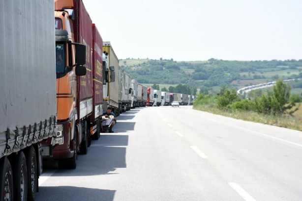 Foto - Hamzabeyli'de TIR kuyruğu, 39 kilometreye ulaştı