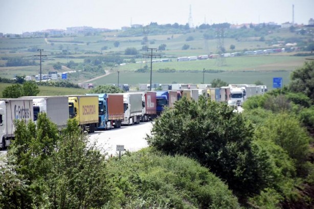 Foto - Hamzabeyli'de TIR kuyruğu, 39 kilometreye ulaştı