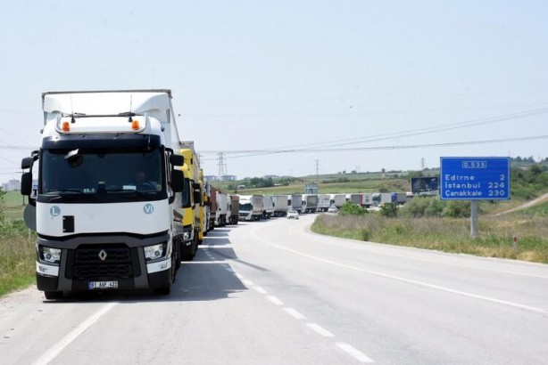 Foto - Hamzabeyli'de TIR kuyruğu, 39 kilometreye ulaştı