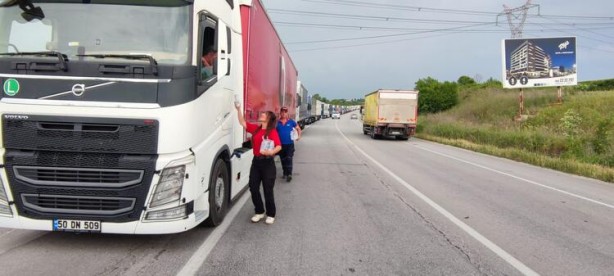 Foto - Hamzabeyli'de TIR kuyruğu, 39 kilometreye ulaştı