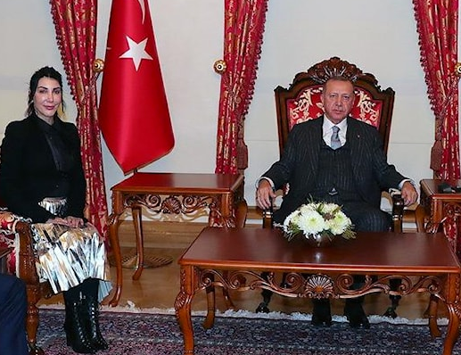 Hande Yener’e çok büyük şok! Neye uğradığını şaşırdı! Bunu hiç kimse beklemiyordu