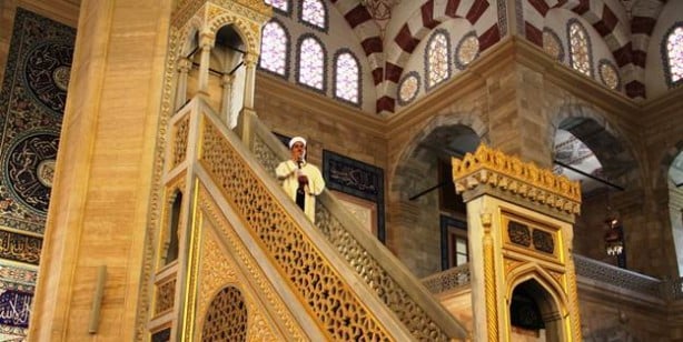 Foto - Hangi durumlarda Cuma namazı kılınmaz? Kadınlara Cuma namazı farz mıdır?