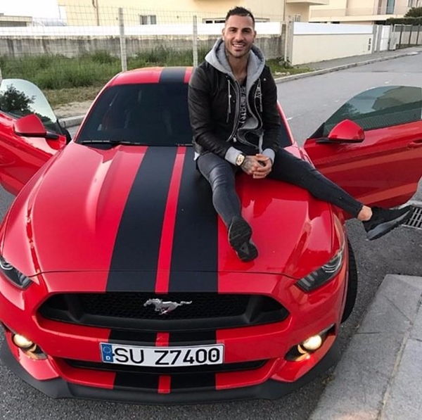 Foto - Hangi futbolcu, hangi otomobili kullanıyor?