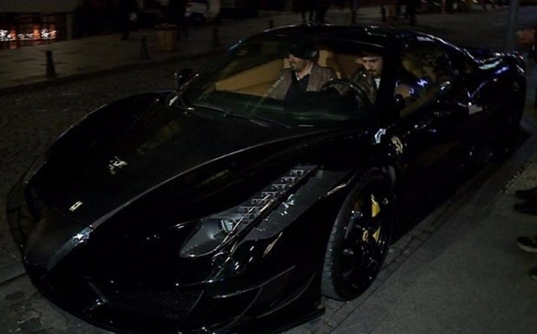 Foto - Hangi futbolcu, hangi otomobili kullanıyor?