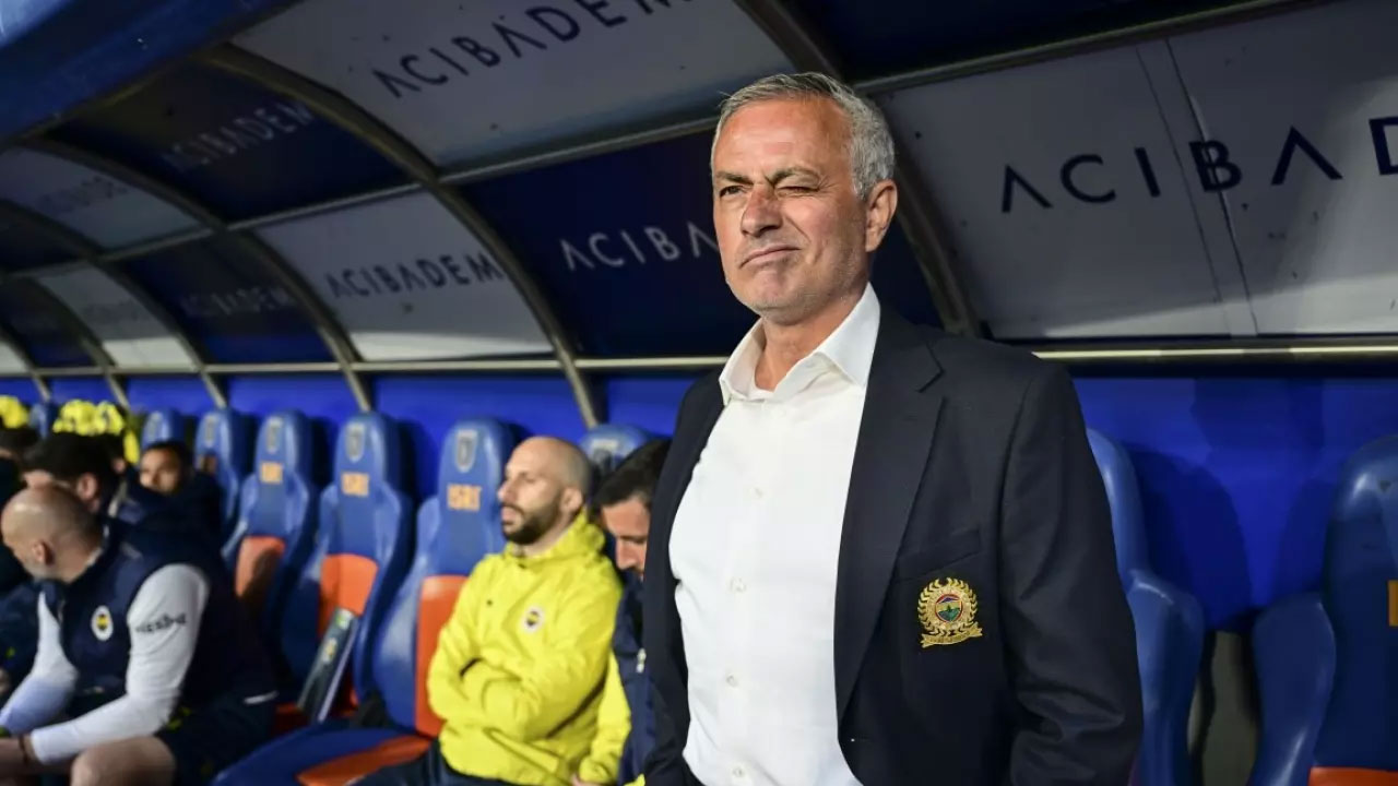 Foto - Hangi kulüp olduğu ortaya çıktı! Mourinho’ya Ali Koç’un verdiğinin 3 katı para