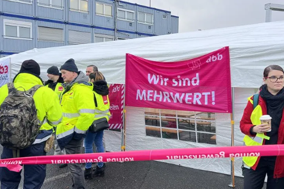 Foto - Hani her şey toz pembeydi! İşte öve öve bitiremedikleri Almanya