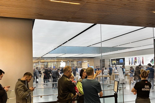 Hani kriz vardı! Karşınızda 57 bin TL’lik telefon kuyruğu