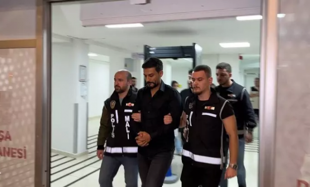Foto - Hapishaneden ilk fotoğraf geldi! Dilan-Engin Polat çifti gündeme oturdu! Bakın nasıl poz verdiler