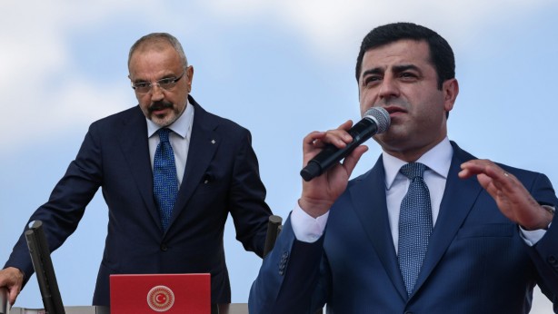 Foto - Hapisteki Selahattin Demirtaş’tan bomba haber az önce geldi! Herkes şokta