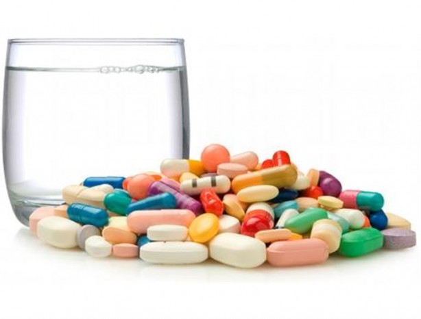 Foto - Hapları kırıp içmek öldürebilir!