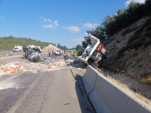 Foto - Hapşırık kazaya neden oldu! 4 yaralı