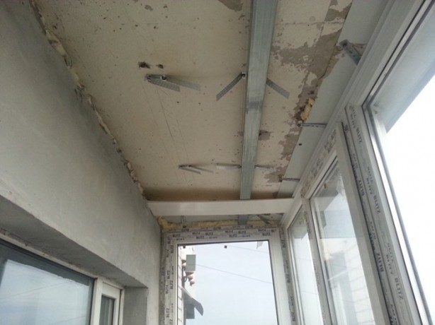 Foto - Harabeye dönmüş balkonun son haline çok şaşıracaksınız!