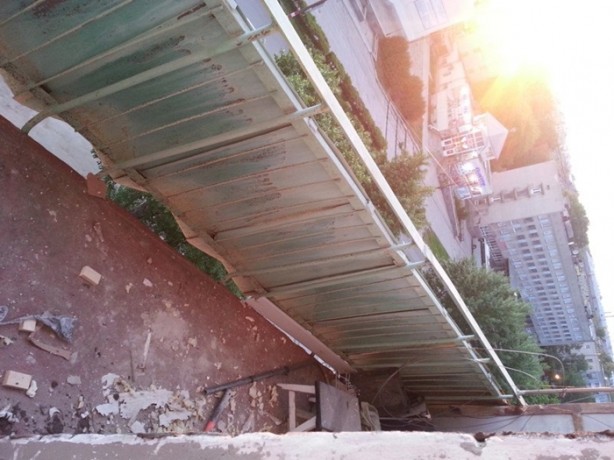 Foto - Harabeye dönmüş balkonun son haline çok şaşıracaksınız!