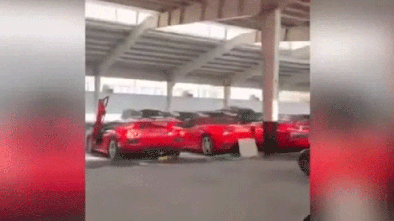 Foto - Haramzade katil... Esed'in garajındaki araçlar ağızları açık bıraktı