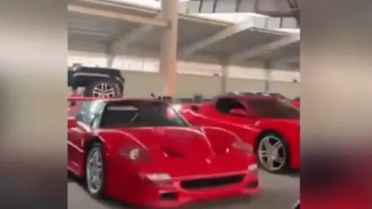 Foto - Haramzade katil... Esed'in garajındaki araçlar ağızları açık bıraktı