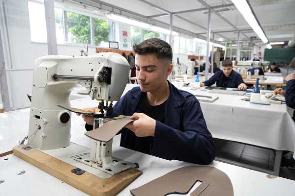 Foto - Harçlıklarını böyle çıkarıyorlar! Bu lisenin Türkiye'de bir örneği daha yok