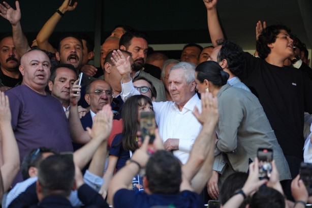 Hareketi kan dondurdu! Bu hareketi beklenmiyordu: Herkesi şok etti: Galatasaraylılar dikkat…