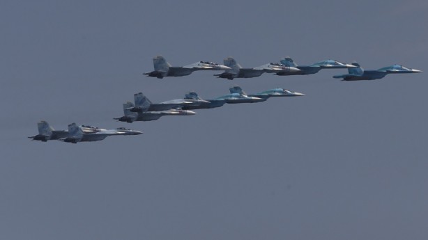 Hareketli anlar! Rus savaş uçakları peş peşe havalandı! 
