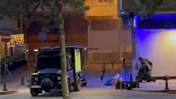 Hareketli anlar! Şüpheli çanta içinden el bombası çıktı