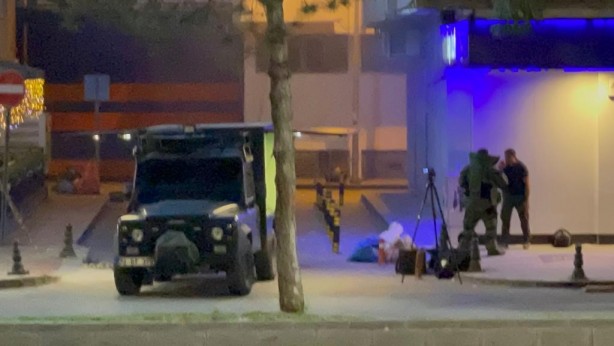 Foto - Hareketli anlar! Şüpheli çanta içinden el bombası çıktı