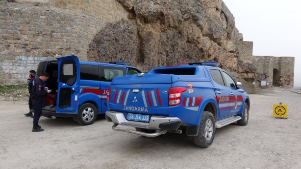 Foto - Harput Kalesi’nde kahreden olay! Genç kız düşerek hayatını kaybetti