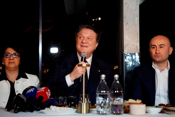 Foto - Hasan Arat: Yönetimler, denetlenebilir hale geldiğinde Türk futbolu kurtulabilir... Tüm Türkiye’ye Semih Kılıçsoy uyarısı!