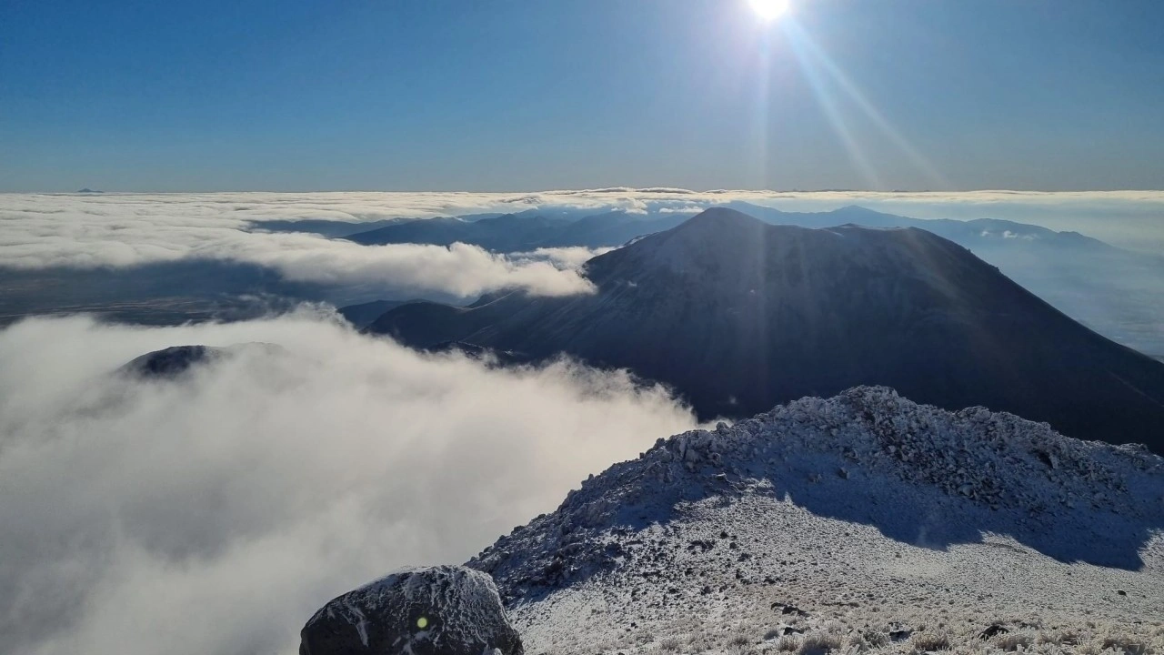 Foto - Hasan Dağı beyaz örtüye büründü! Zirveden kartpostallık manzaralar