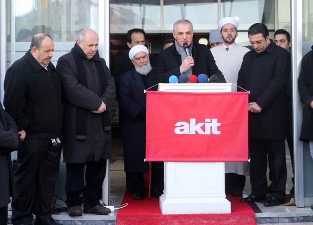 Foto - Hasan Karakaya AKİT binasından dualarla uğurlandı